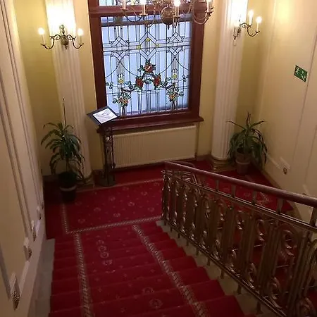 Bristol Hotel 4*