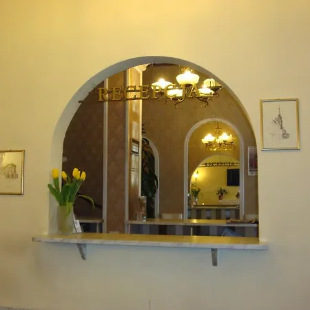 Готель Bristol Тарнув