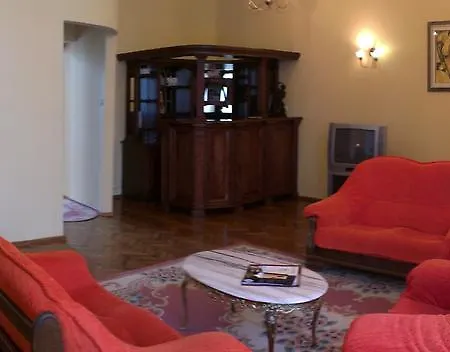 Bristol טארנאו