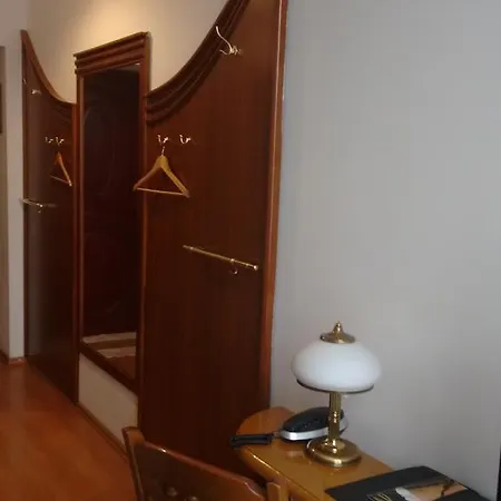 Bristol 4* טארנאו