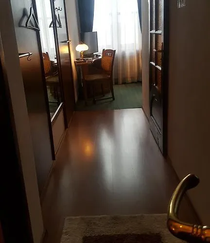 Bristol טארנאו